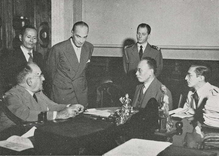 Imagem «Tsukasa Uetsuka, Kotarō Tsuji e o presidente Getúlio Vargas»