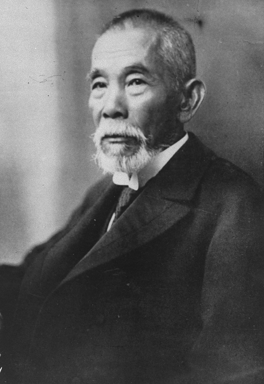 Portrait of INUKAI Tsuyoshi3