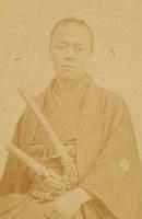 un portrait de SUGIURA Yuzuru