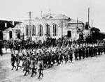 Japanese troops entering the city walls of German-controlled Tsingtao (Qingdao), China, November 1914 (Taisho 3) From (Sekai Taisen Shashincho)