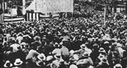 Movement protesting the London Naval Conference 3 April 18, 1930 (Showa 5). From (Zusetsu Kokumin no Rekishi. Vol.15)