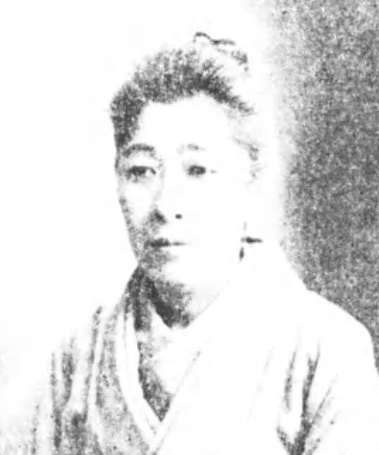 Portrait of HIROOKA Asako1