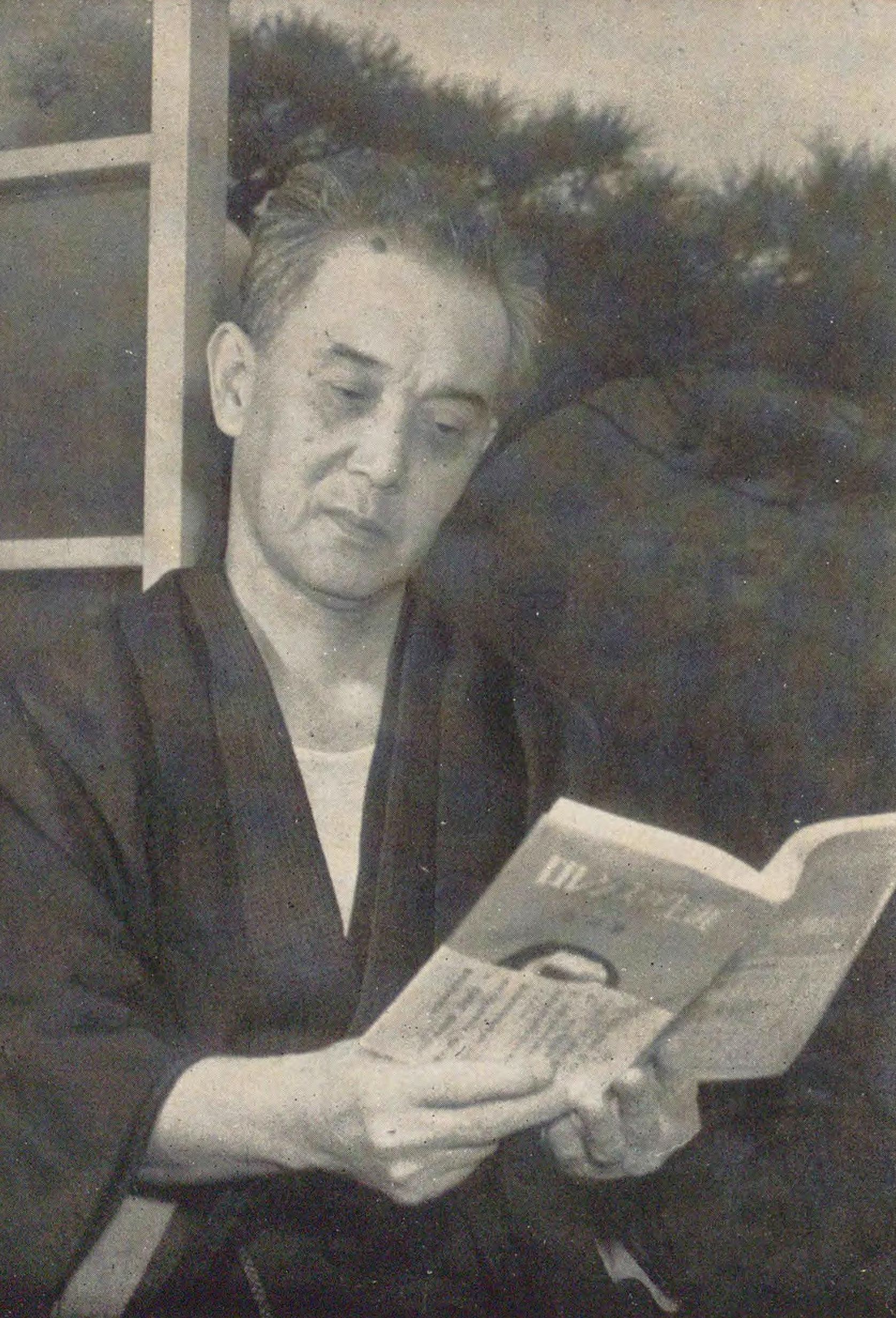 Portrait of HIROTSU Kazuo2